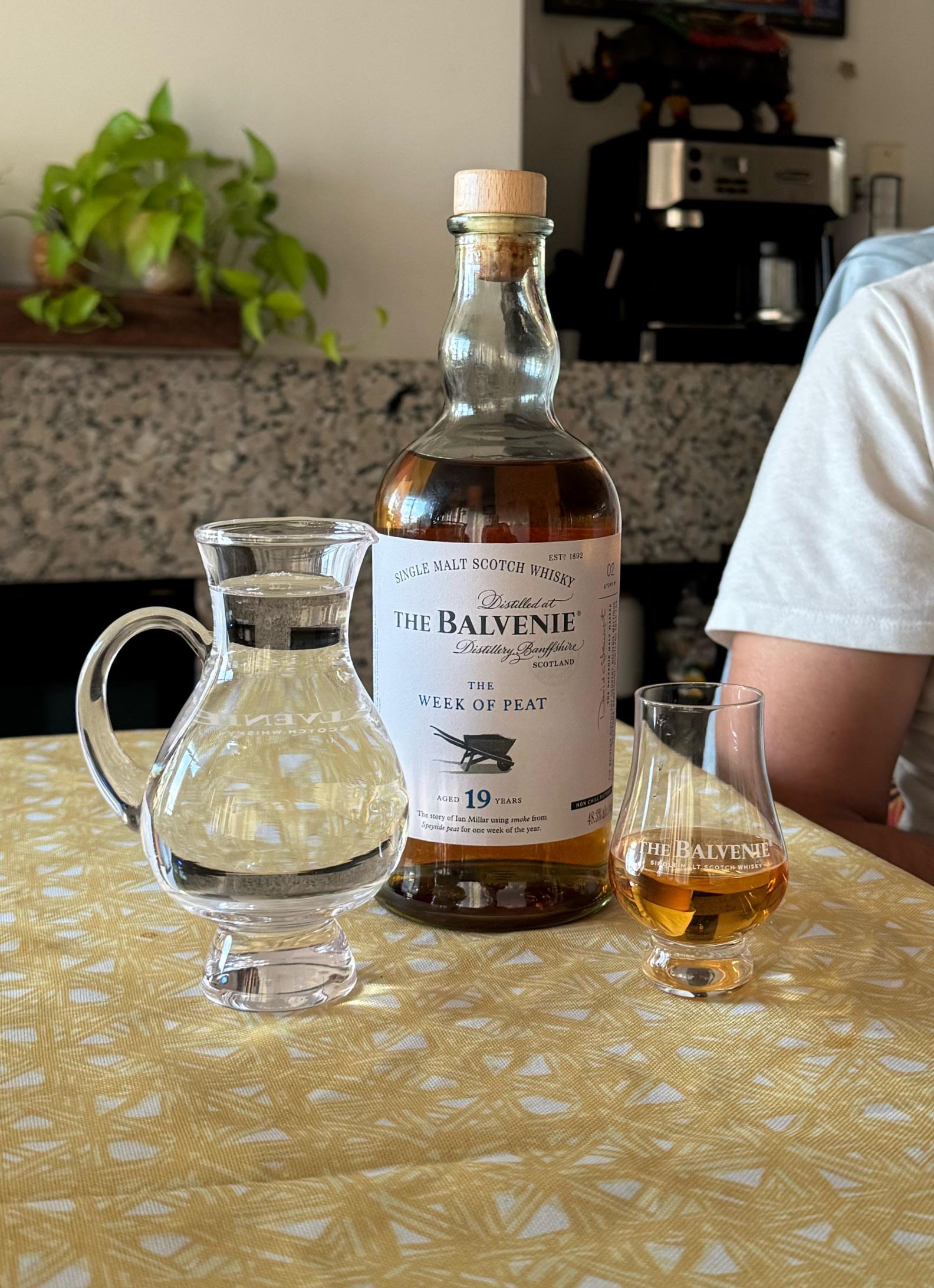 レビュー] The Balvenie - Week of Peat - 19年熟成 : r/Scotch