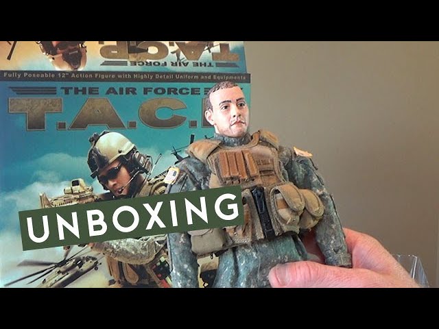 Unboxing the 1/6 scale Hot Toys The Air Force TACP action figure