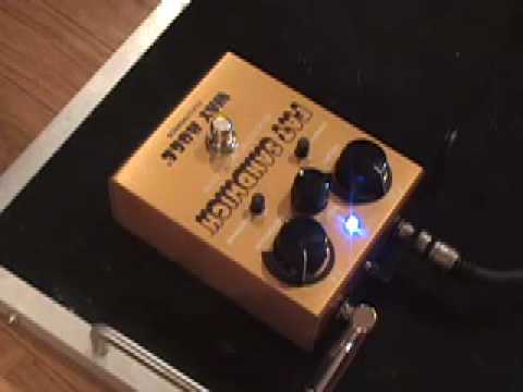 Way Huge Fat Sandwich Distortion Guitar effects Pedal Demo - YouTube