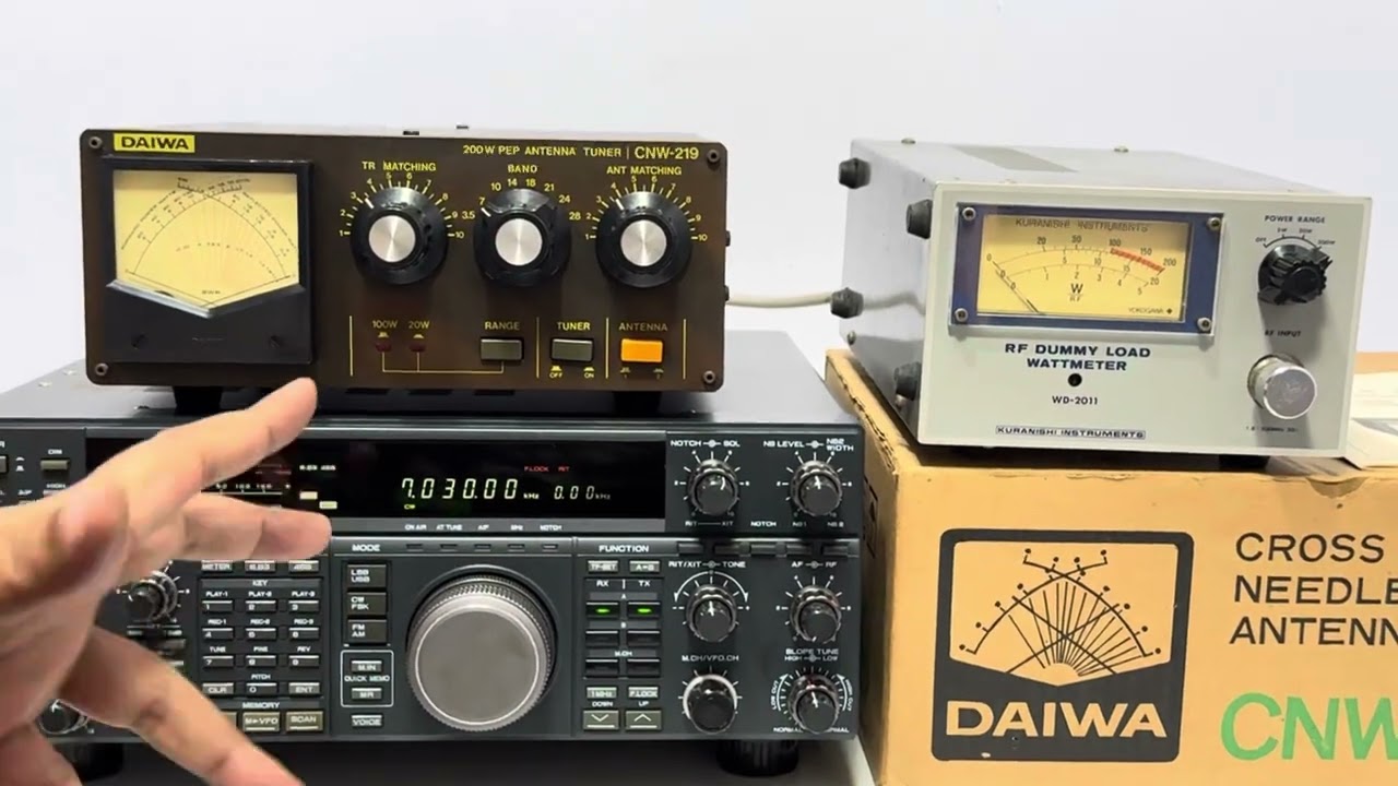 Daiwa CNW-219 HF Antenna Tuner Duzbuk - YouTube