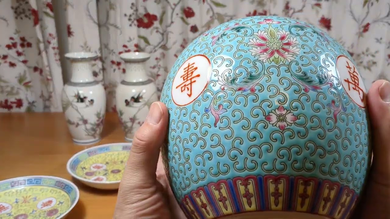 中国 景徳鎮 粉彩 蟋蟀文 酒杯 一對 M R4791 中国 景徳鎮 粉彩 蟋蟀文