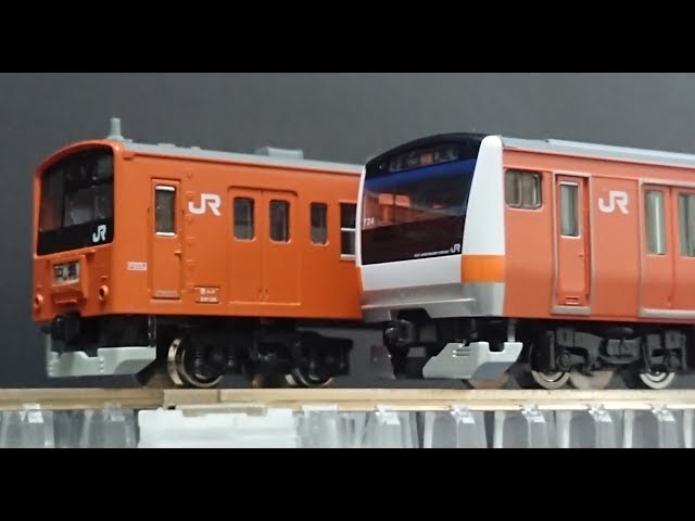 鉄道模型】TOMIX E233系中央線130周年ラッピング - YouTube