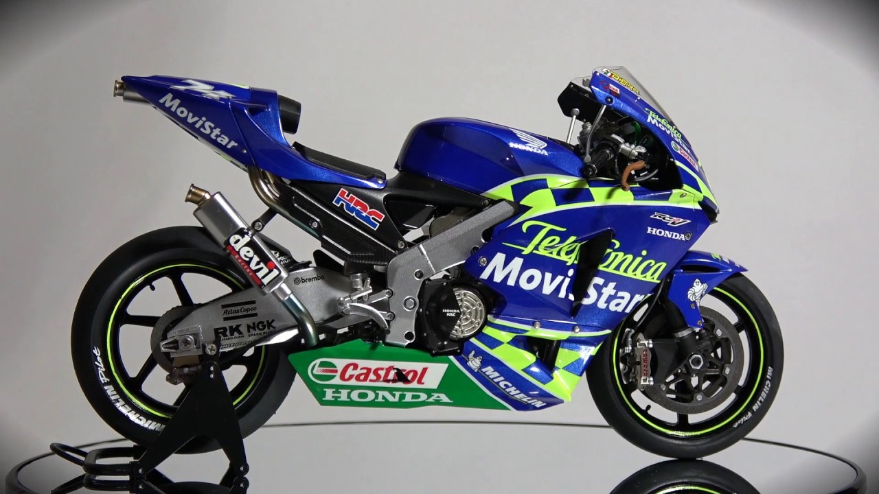 タミヤ 1/12 テレフォニカモビスターホンダ RC211V'03 加藤大治郎