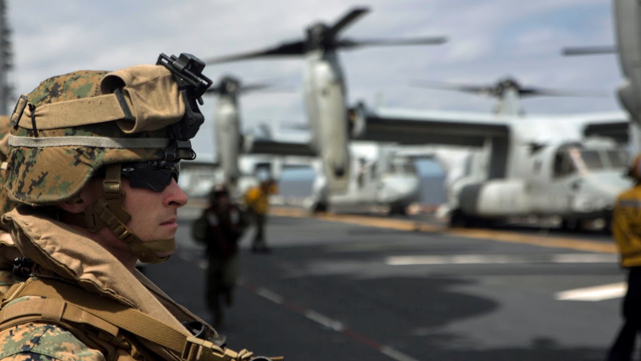 東シナ海で米海兵隊が強襲上陸訓練 (MV-22オスプレイ, AV-8Bハリアー