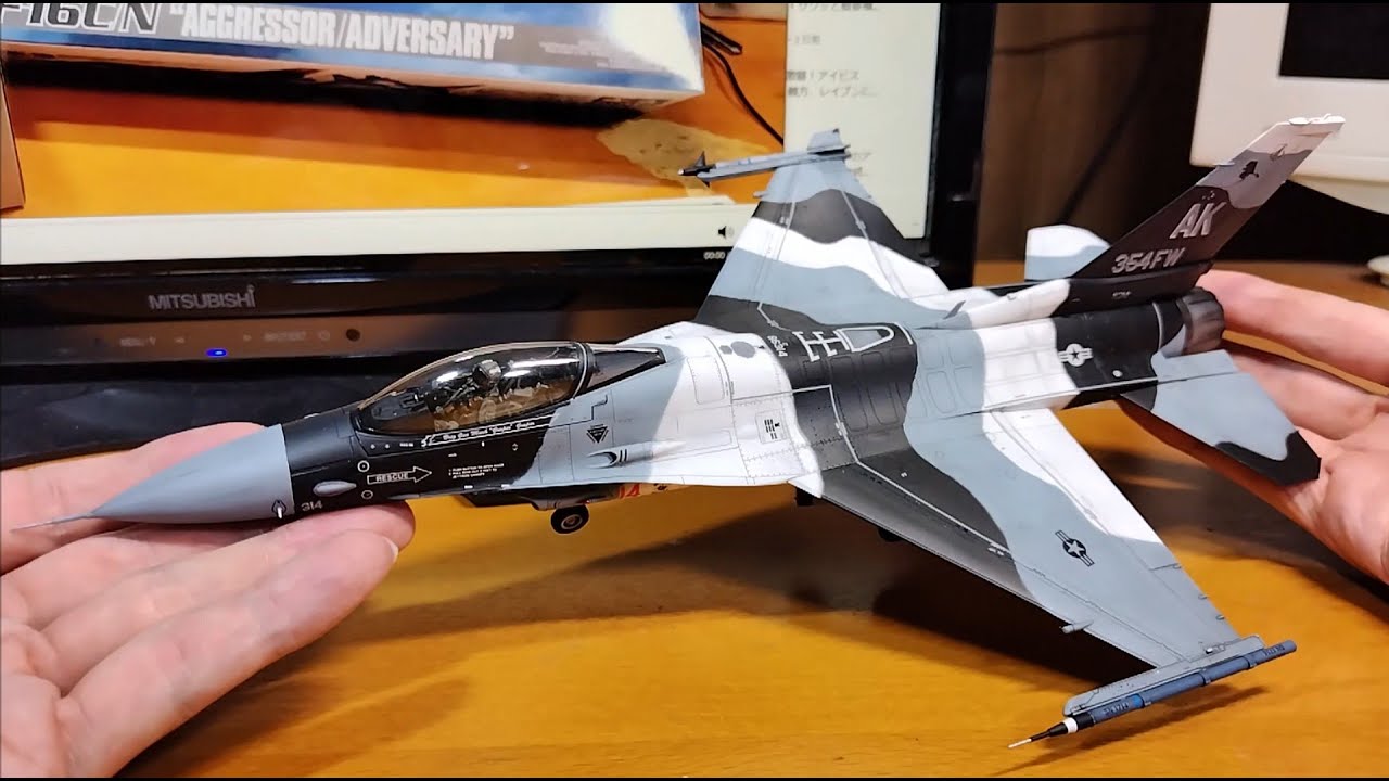 ☆美品・F-16C アグレッサー仕様☆戦闘機模型 約20cm♪ 第186