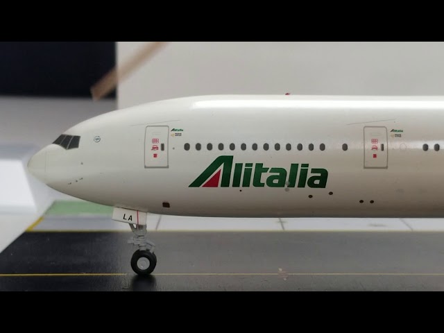 JC Wings 200 Alitalia B777-300ER Review[FHD] - YouTube