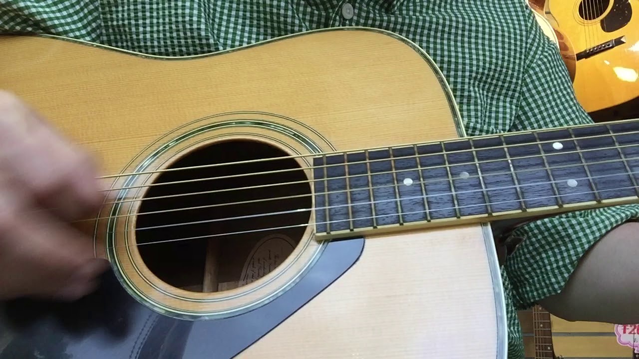 Yamaha FG300D - YouTube