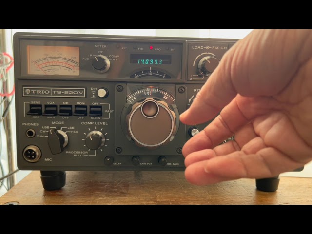 □【希少・電源AC付】TRIO TS-820V SSBトランシーバー □【希少・電源