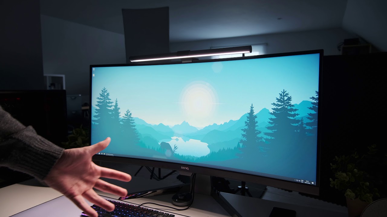 BenQ ScreenBar Plus e-reading lamp Review - YouTube