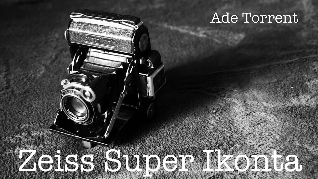 Zeiss Super Ikonta 530 // Medium Format Folding Rangefinder - YouTube