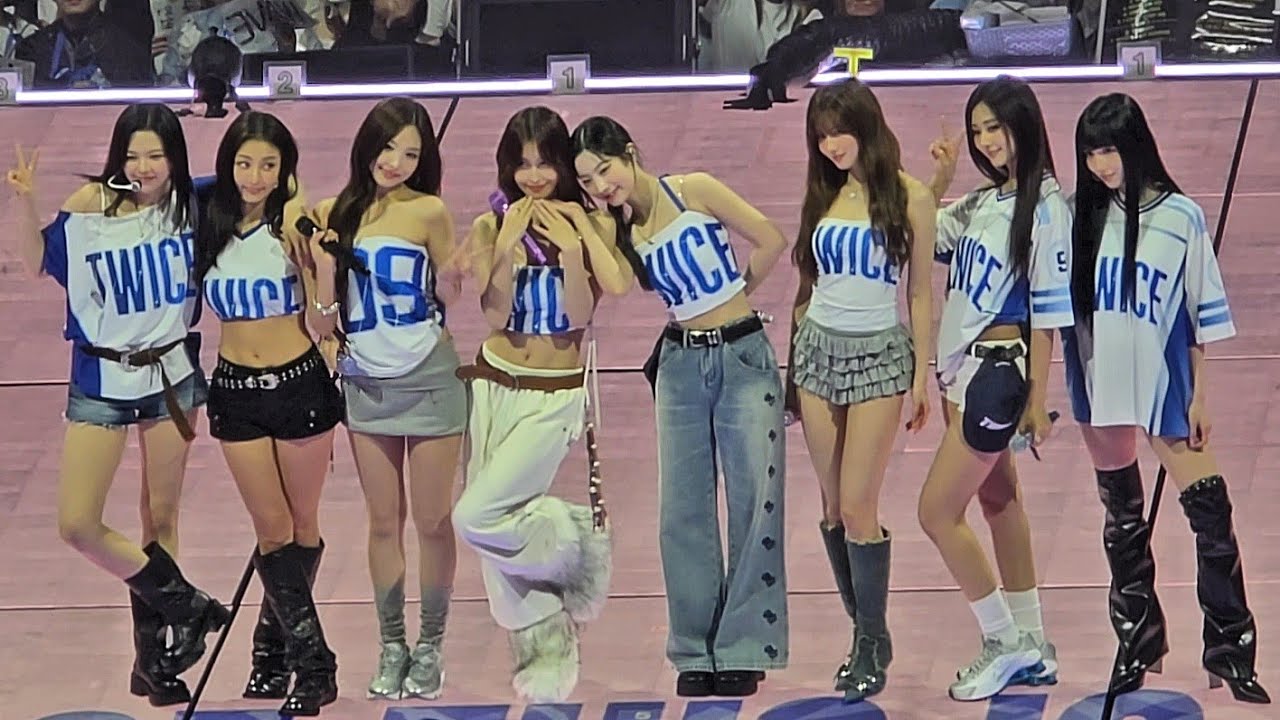TWICE (트와이스) - Full Concert (THIS IS FOR TOUR in Melbourne