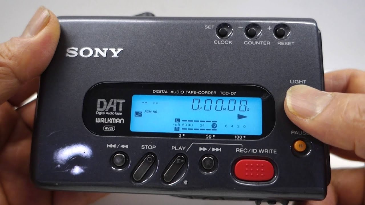 SONY TCD-D7 - YouTube