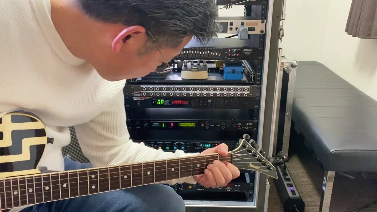 ラックエフェクターの再構築 GP-8設定完了 布袋寅泰 氏 COMPLEX - YouTube