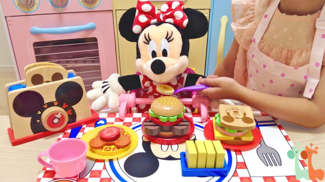Minnie Mouse Wooden Toaster and Burger-Making Play Food Set - YouTube