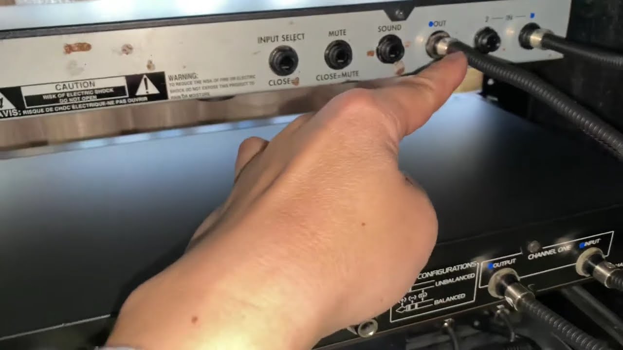 ラックエフェクターの再構築 パッチケーブル配線完了 布袋寅泰 氏