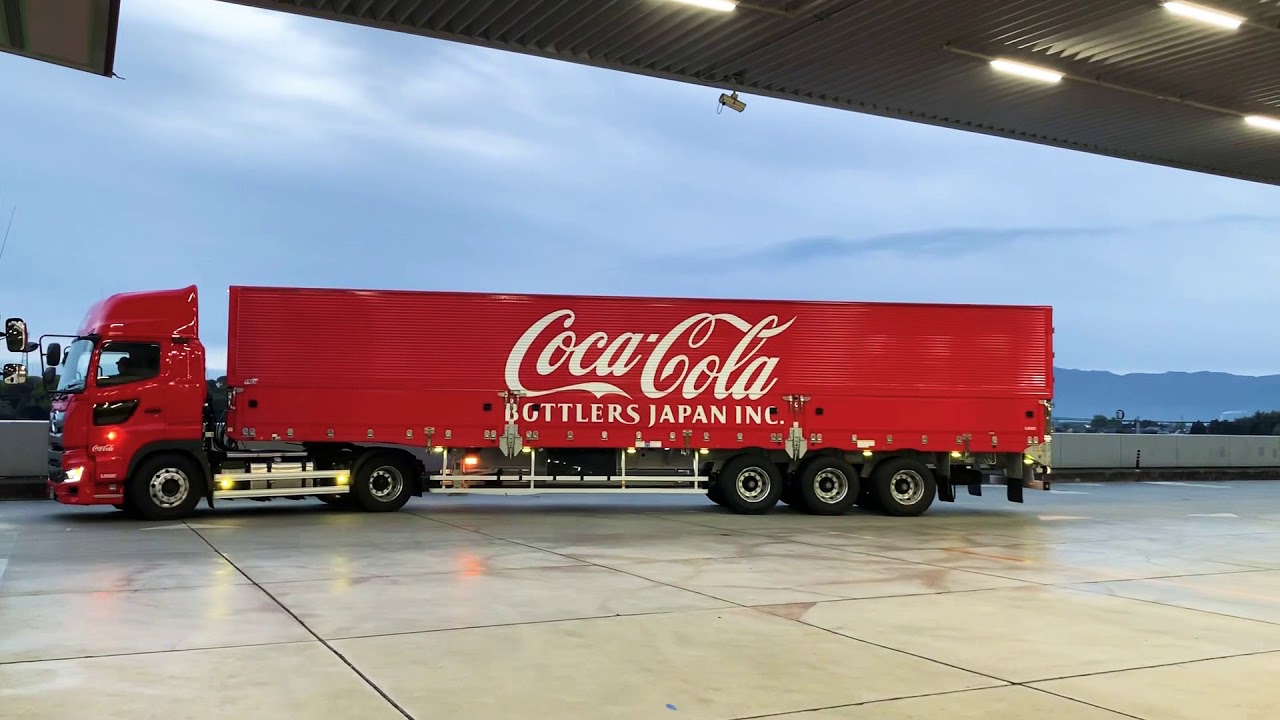 ア*ー様 Coca-Cola トレーラートラック 1/50 Coca-Cola Truck with