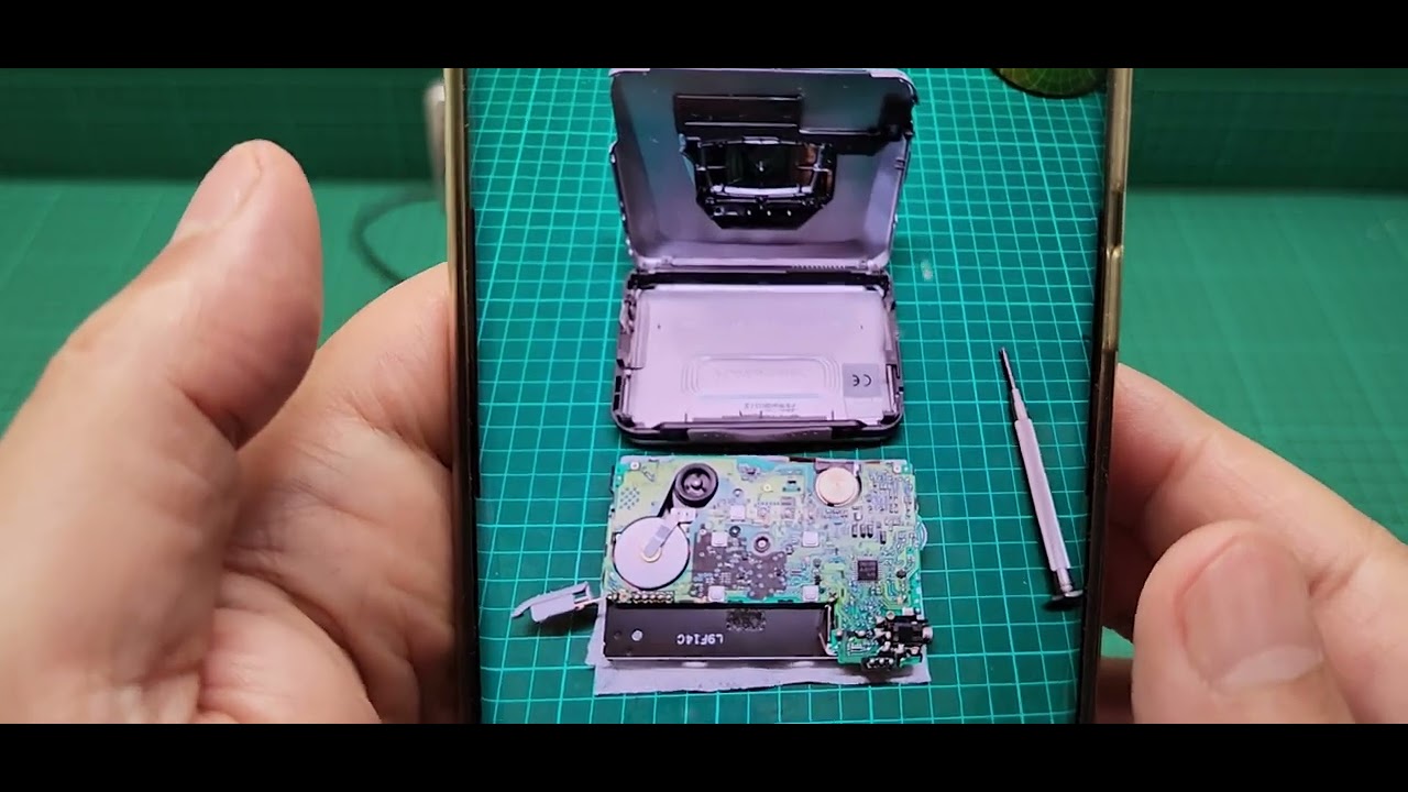 Panasonic RQ-SX30 personal cassette player Walkman review | inside