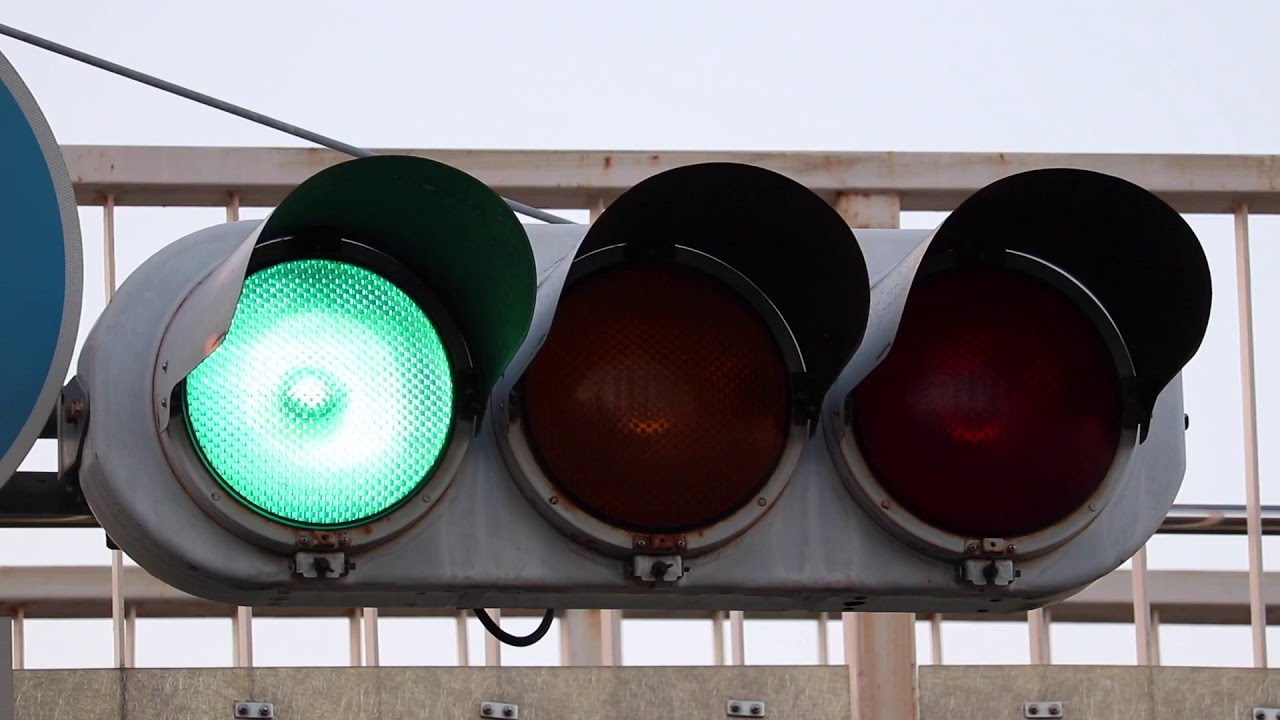 日本信号製】鉄板 金属製丸型灯器 1H33 300mmブツブツレンズ 信号機