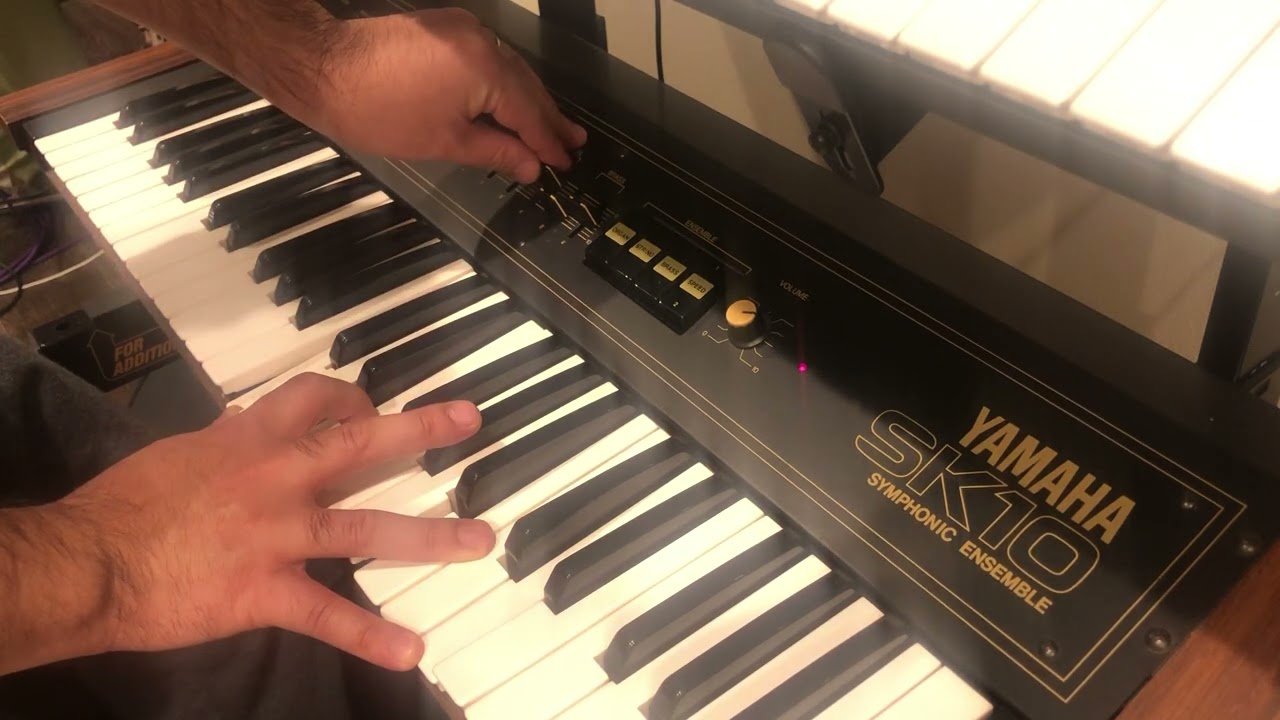 improvisation / YAMAHA SK10 - YouTube