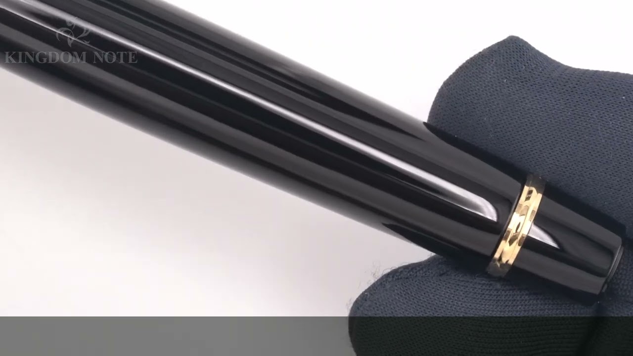 PILOT パイロット 万年筆 カスタム845 漆黒 中字 - YouTube