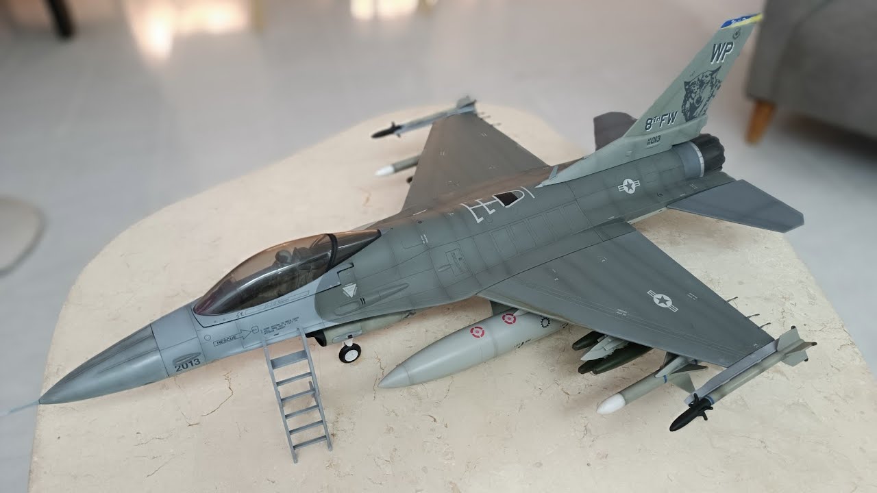 エリートフォースF-16fighting falcon1/18 bbi エリートフォース 1/18