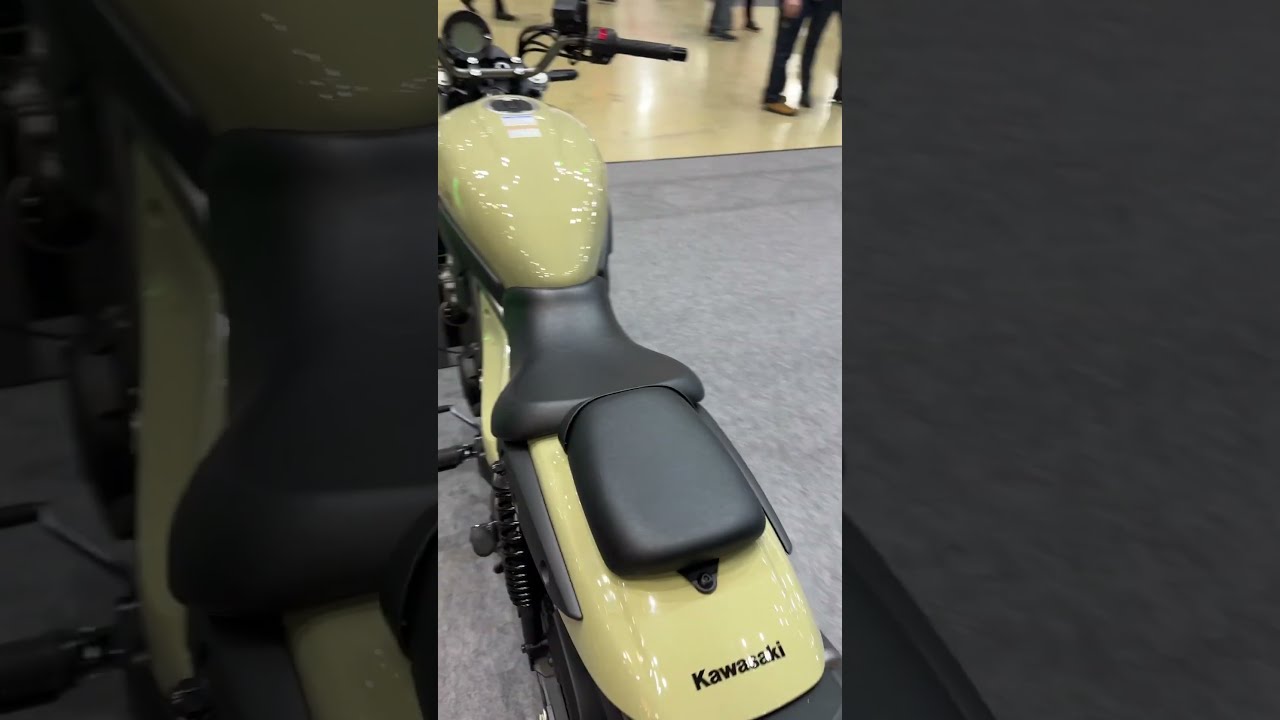 美品】エリミネーター400 タンクパールサンドカーキ