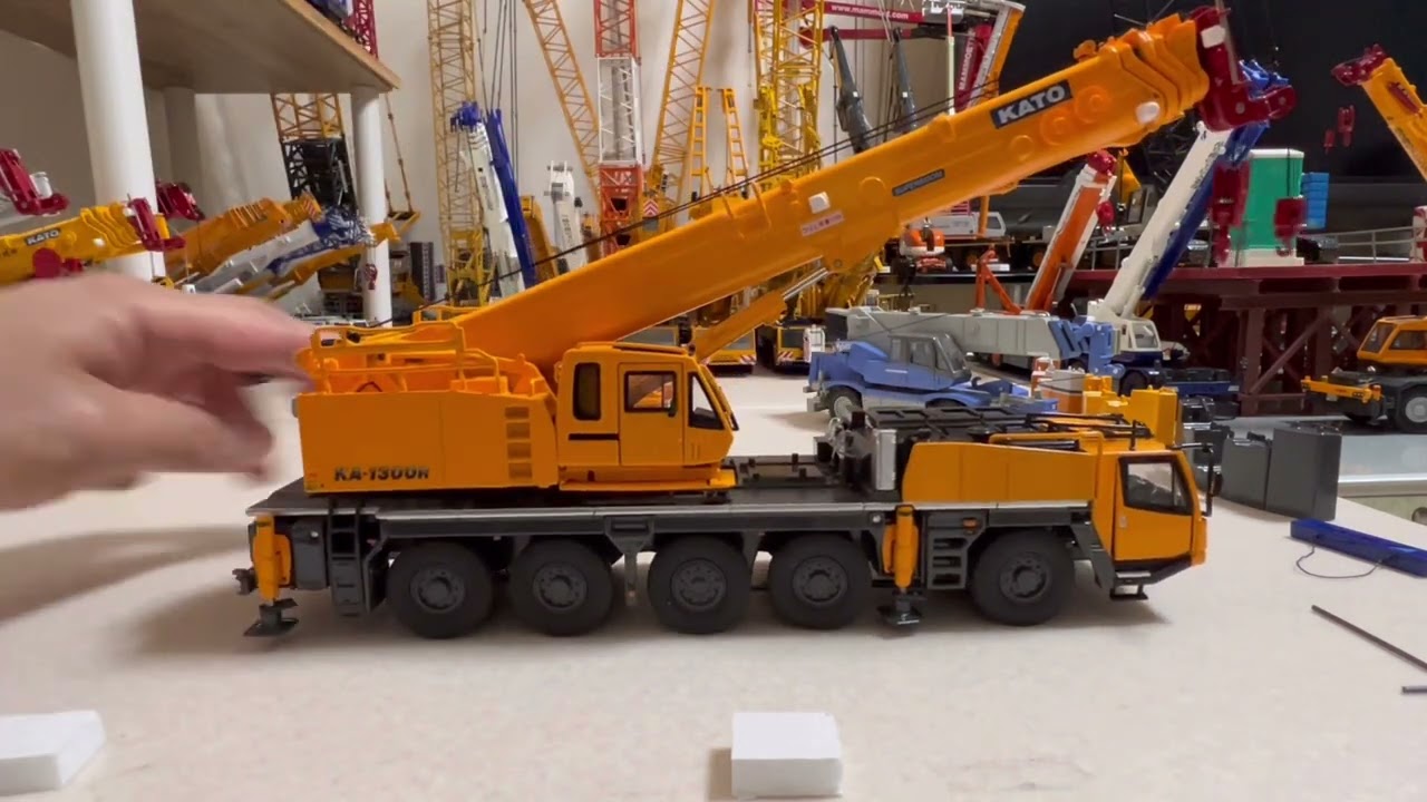 コンラート製 DEMAG クレーン 1/50 ミニチュアおまけ付き