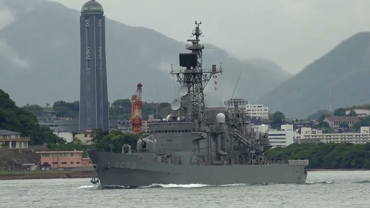 昭和の最強艦退役】海上自衛隊 練習艦 はたかぜ「旗風」関門海峡