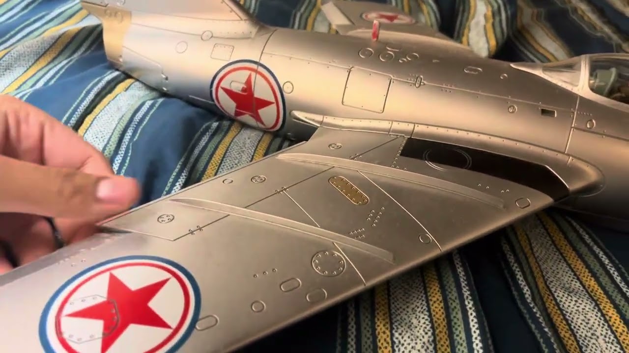 21st Century Toys 1/18 MIG-15 BIS toy review - YouTube