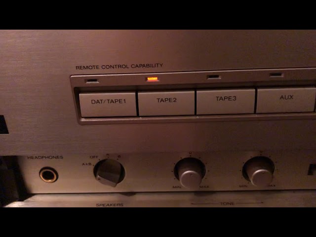 トモ SONYプリメインアンプ TA-F555ESJ通電確認のみ SONYプリメイン