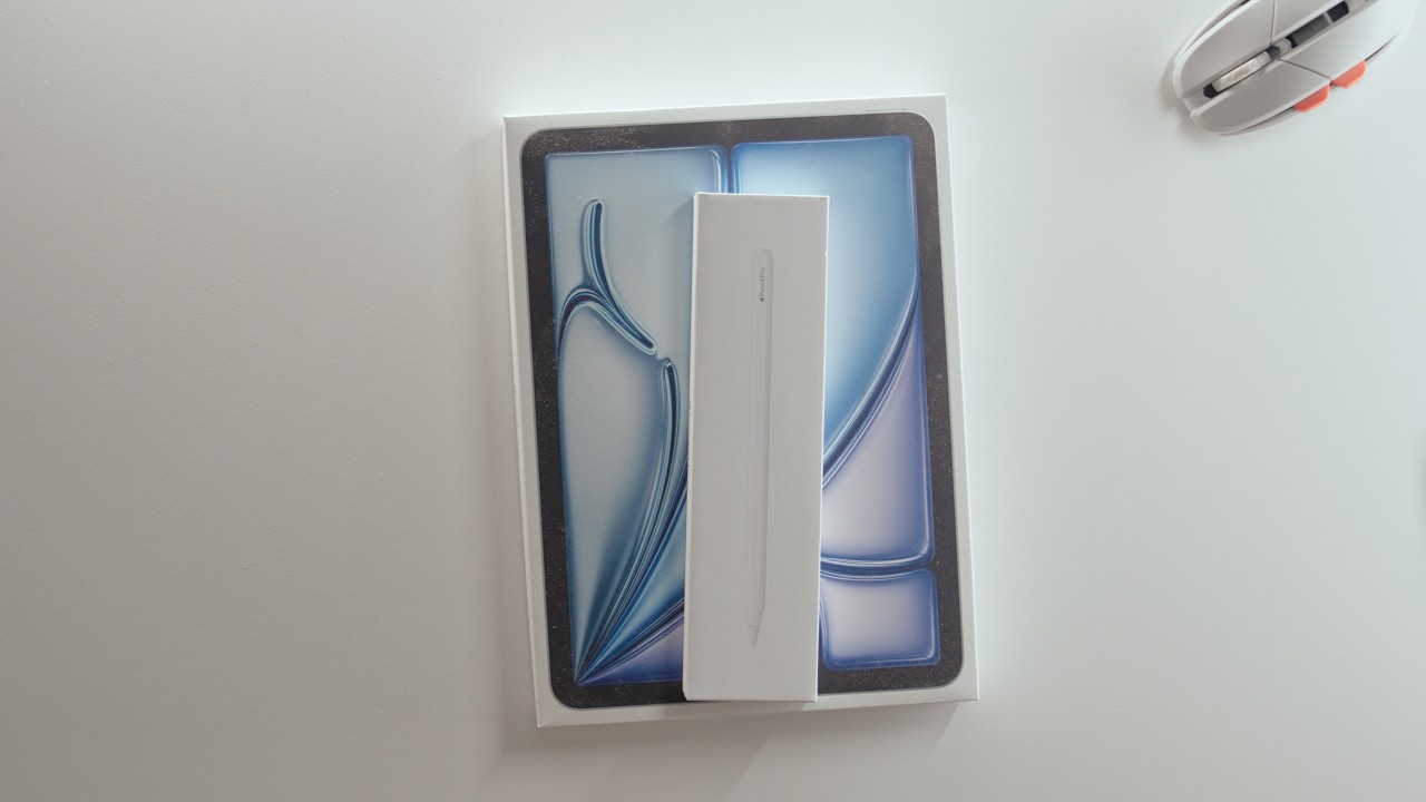 Unboxing the blue iPad Air M3 & Apple Pencil Pro - No Commentary