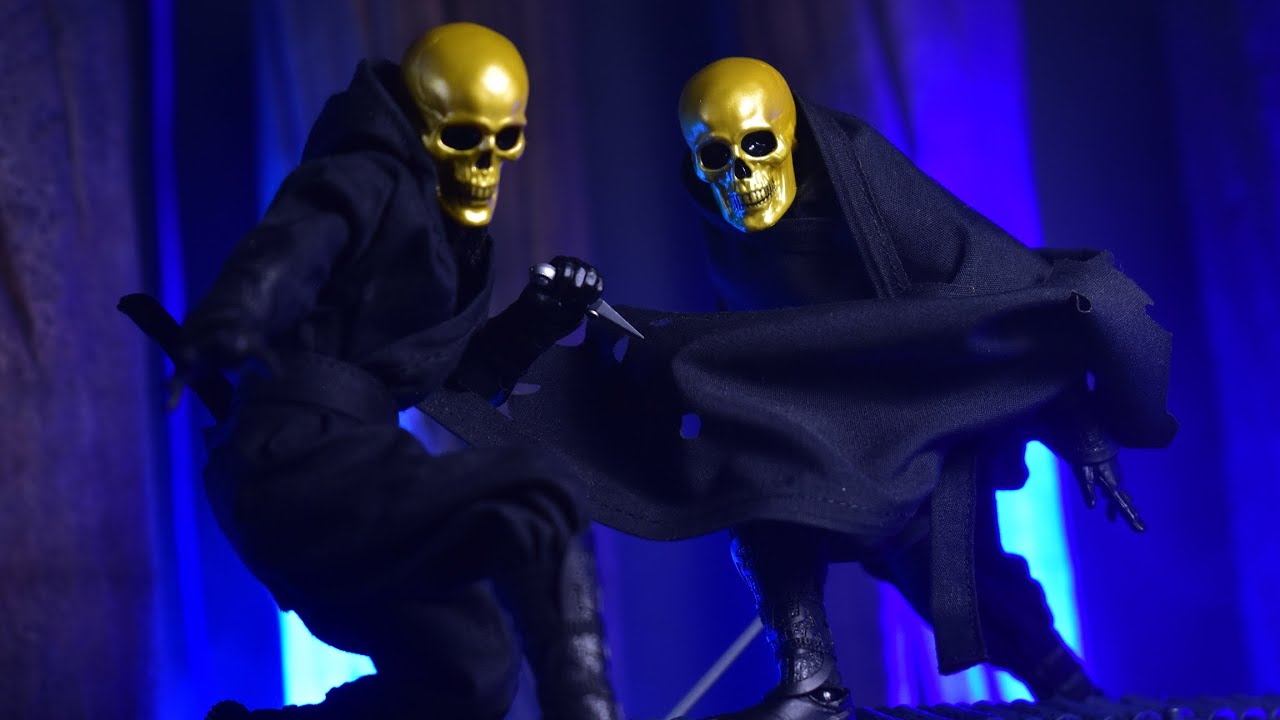 Mezco One:12 Collective House Of Golden Skulls Review - YouTube