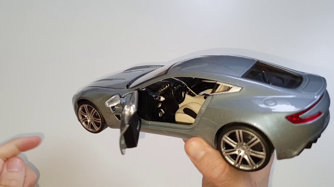 1:18 Aston Martin One-77 Mondo Motors - YouTube