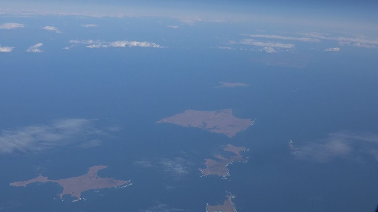 冬を前に北方領土を空撮 国後島などくっきり - YouTube