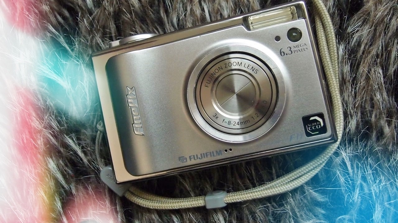 Fujifilm Finepix F11 - YouTube