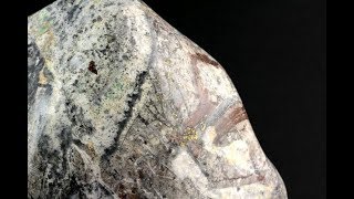 佐渡島相川鉱山産 金鉱石 置石2kg｜天然石 原石 通販のキラリ石