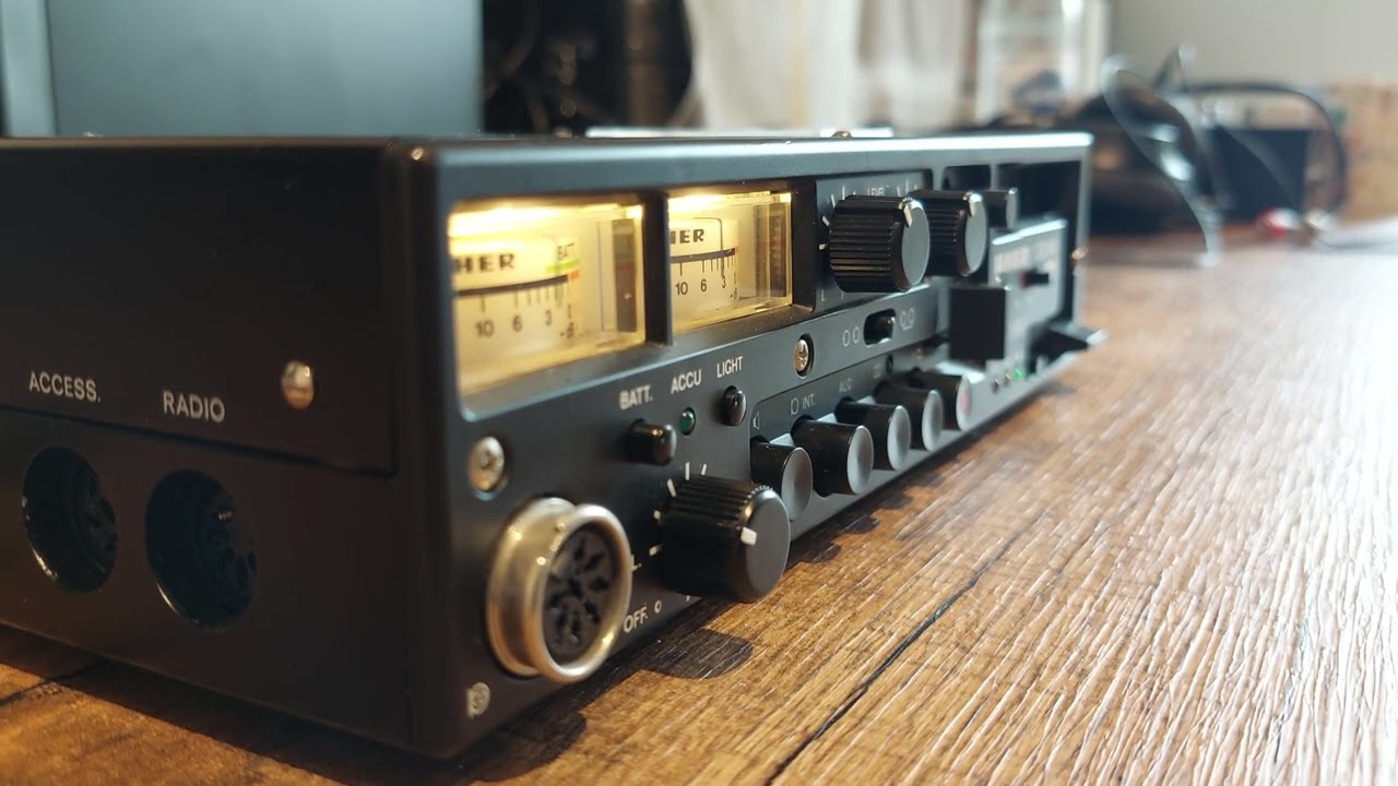 Uher CR-240 Portable Cassette Recorder (1979) - YouTube