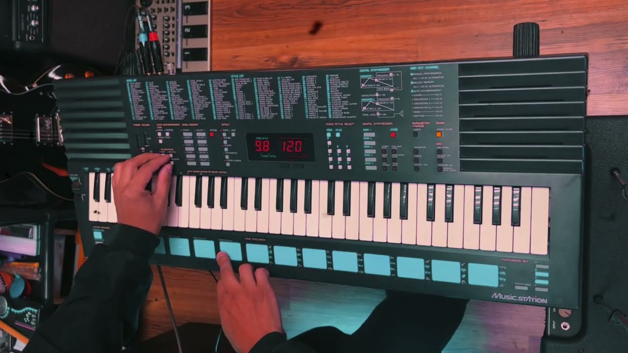 Psychedelic Afro 80s: Yamaha PSS 680 PortaSound - YouTube