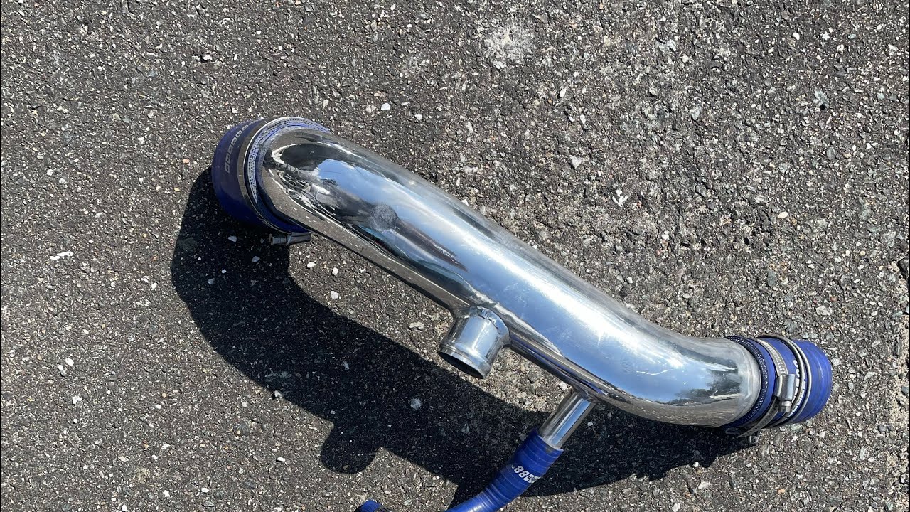 コルトラリーアートバージョンRのエアインテークパイプ とサクション