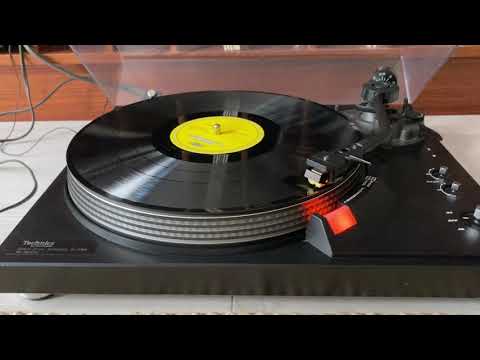 Technics SL-2000 vintage direct drive turntable made in Japan