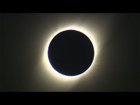 皆既日食2019＠チリ・ラセレナ 太陽アップ映像 - YouTube