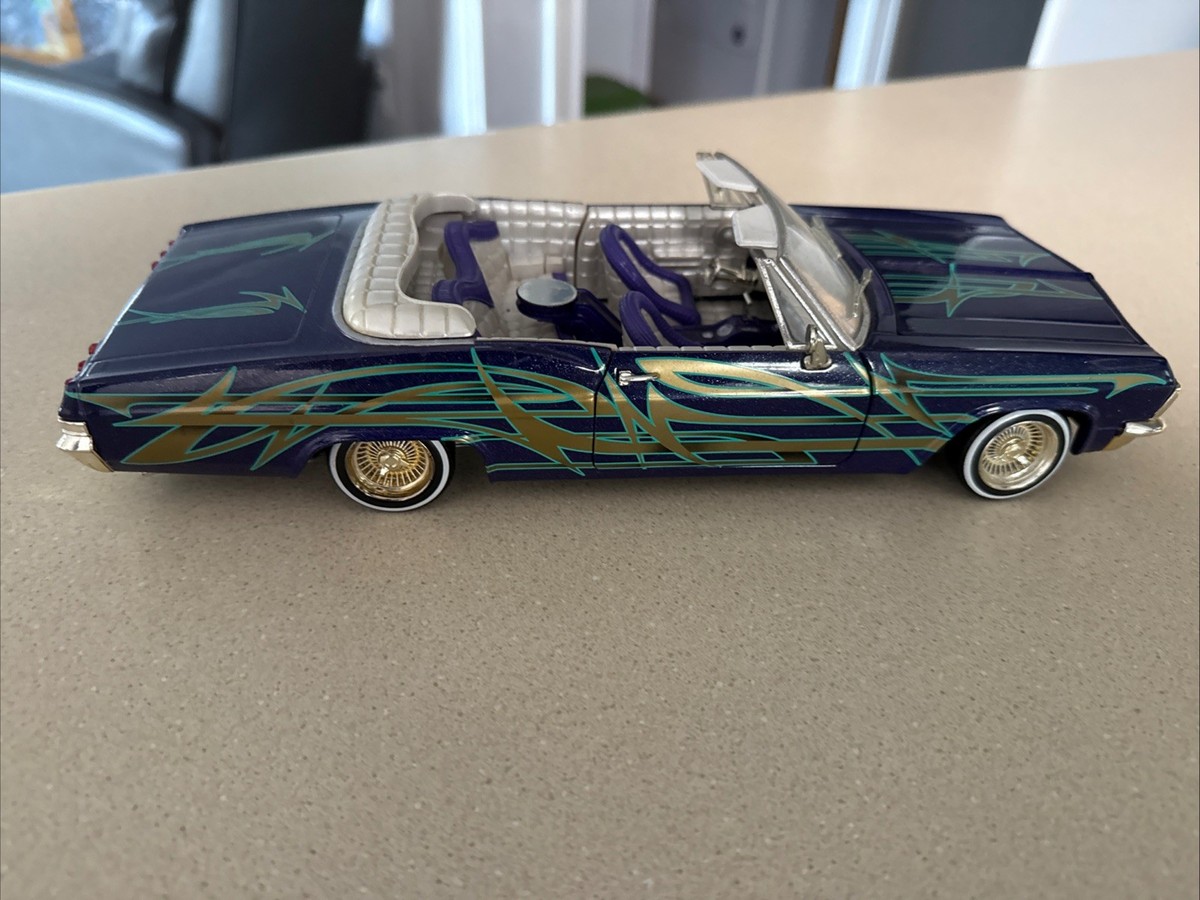 65 インパラ ミニカー hotwheel lowrider magazine 1999 Hot Wheels
