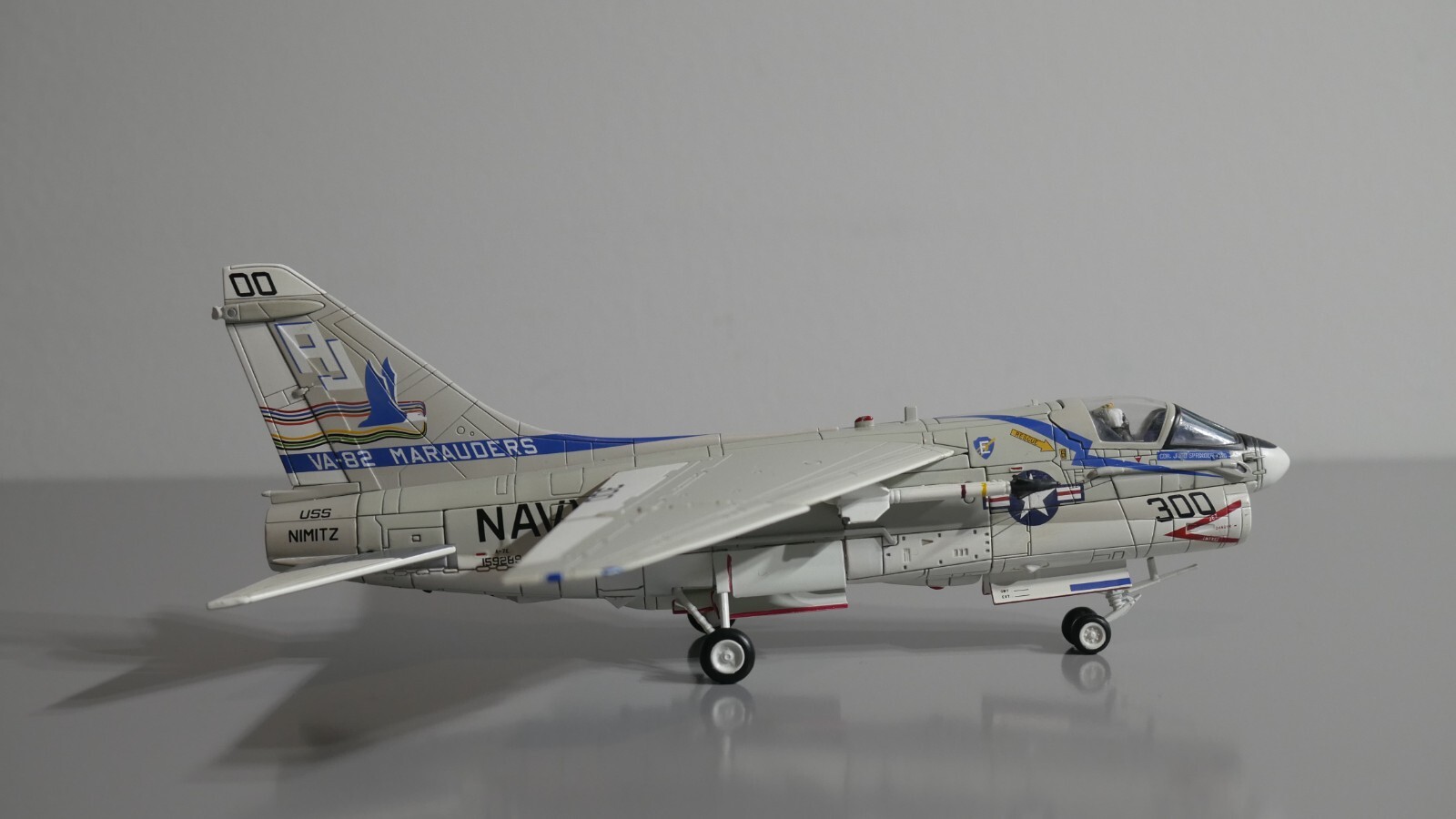 Century Wings A-6E VA-115 EAGLES NF500 M10954089買う