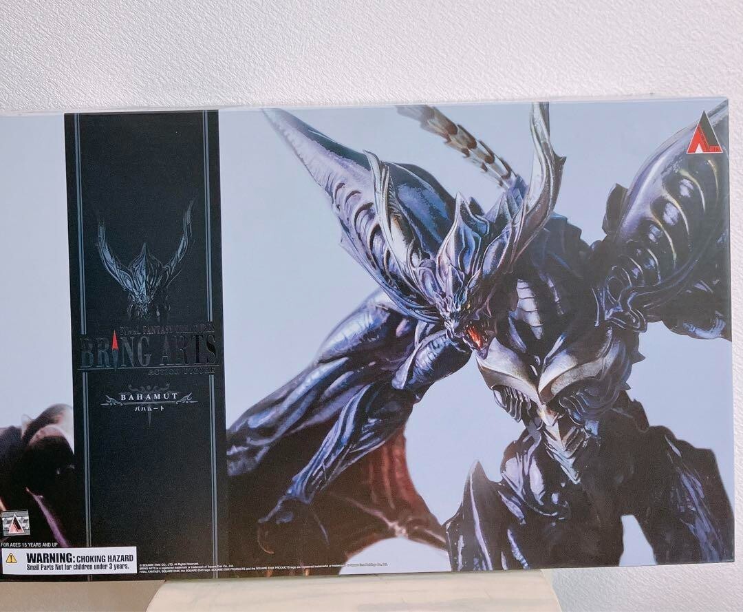 Square Enix. Bring Arts Final Fantasy Creatures Bahamut PVC