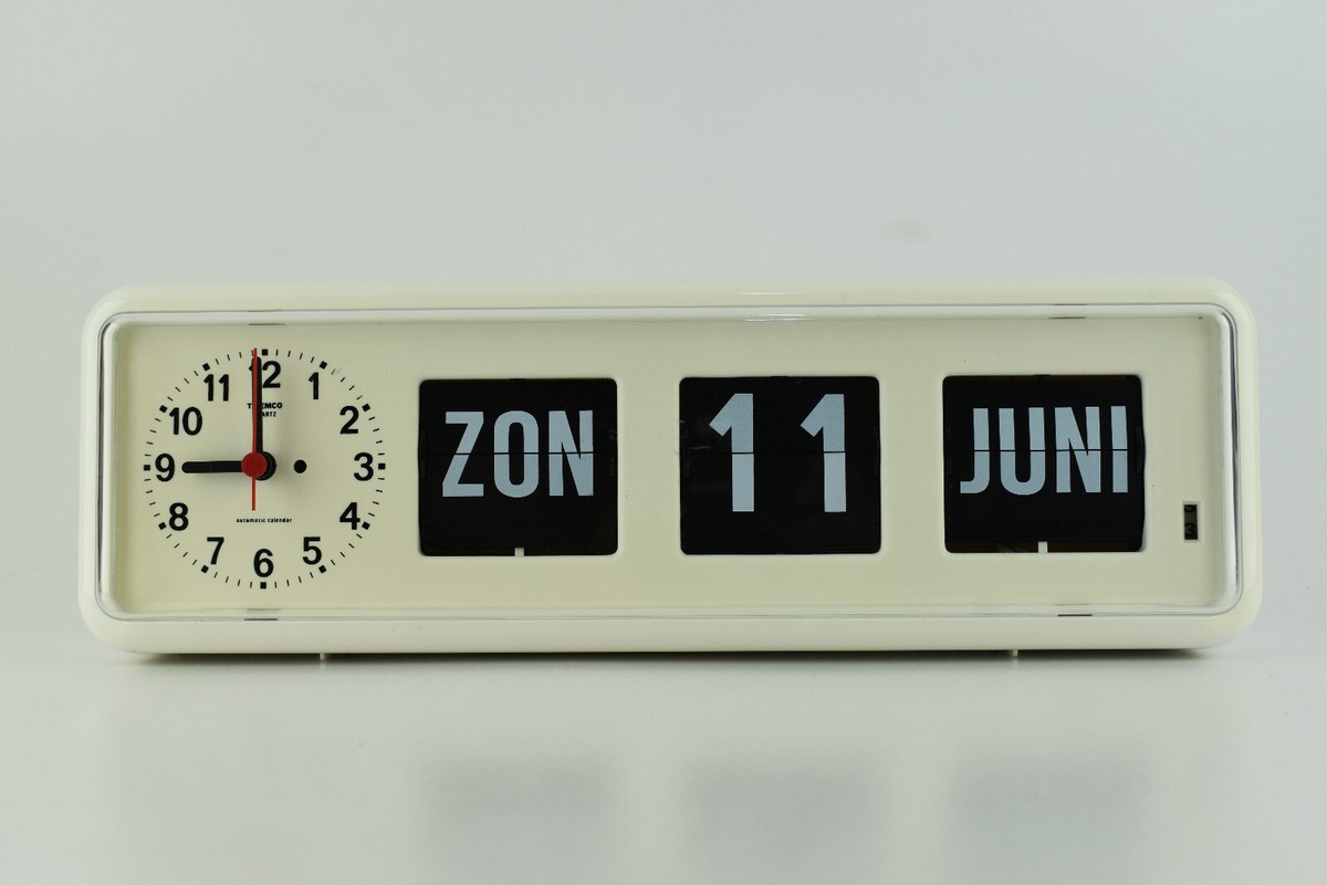 Twemco BQ-38 White Quartz Automatic Calendar Flip Clock in Dutch