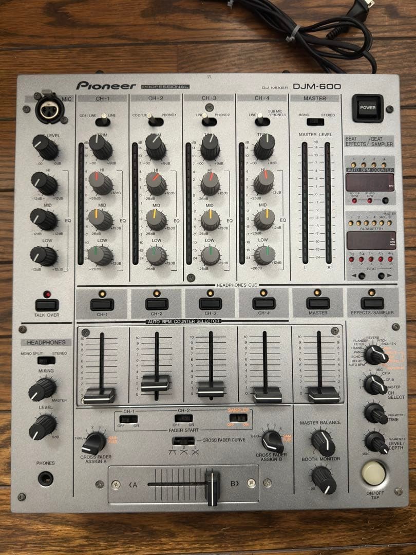 Used Pioneer DJM-600 Mixer 4-channel effects mixer 100VAC from