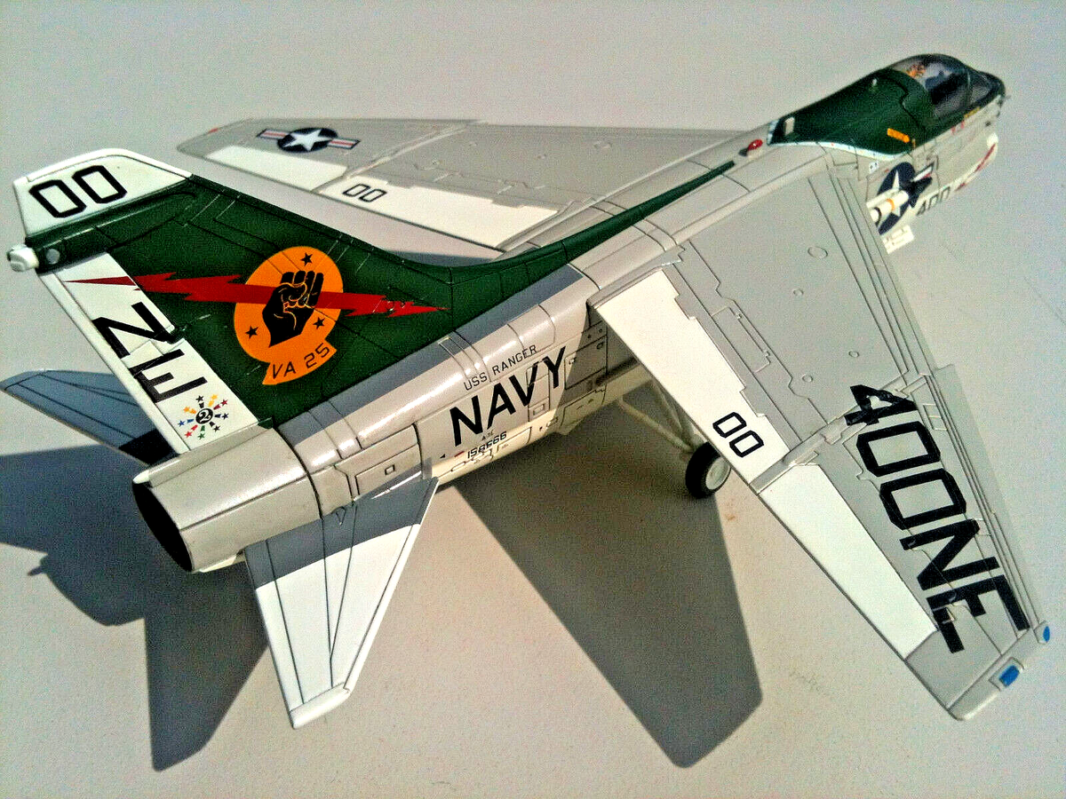 CENTURY WINGS A-7E コルセアII アメリカ海軍 Century Wings Vought