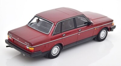 MINICHAMPS 1986 Volvo 240 GL Saloon Red metallic Color LE of
