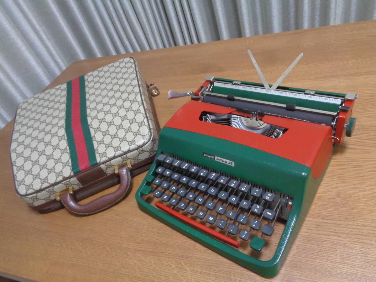 オリベッティ タイプライター Olivetti Lettera32 グッチ オリベッティ