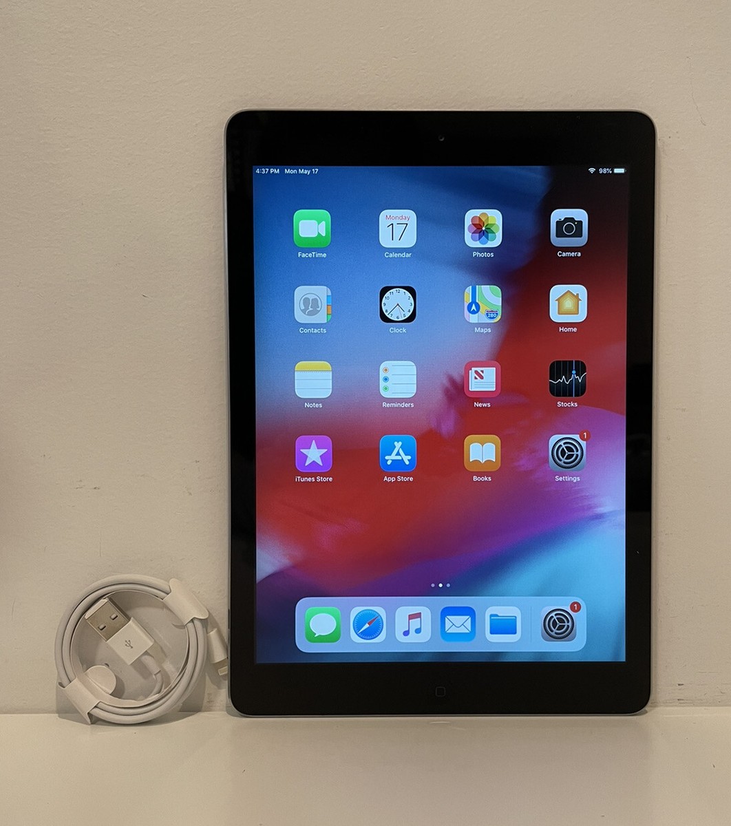 Apple iPad Air 1st Generation 16GB, Wi-Fi, 9.7 in - Space Gray